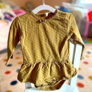 Quincy Mae Dress with matching bonnet. 6-12 months.